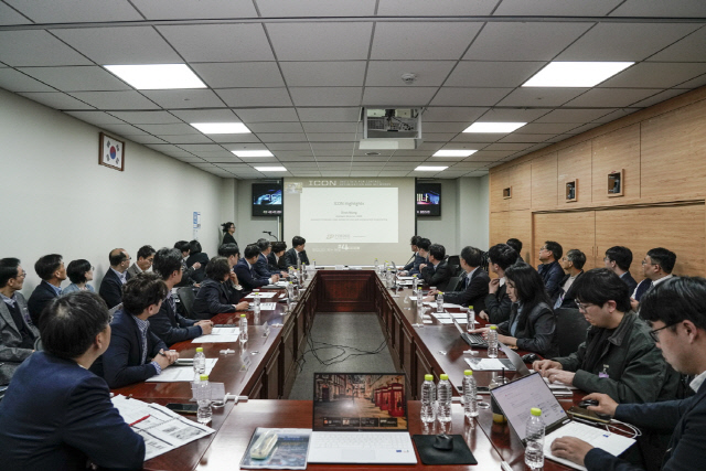 한국자동차기자협회가 10일 국회의원회관 제1간담회실에서 한국자동차모빌리티안전학회와 '국토교통, AI로 실현하는 국민안전 사고 제로'를 주제로 국회 세미나를 개최했다. 한국자동차기자협회 제공